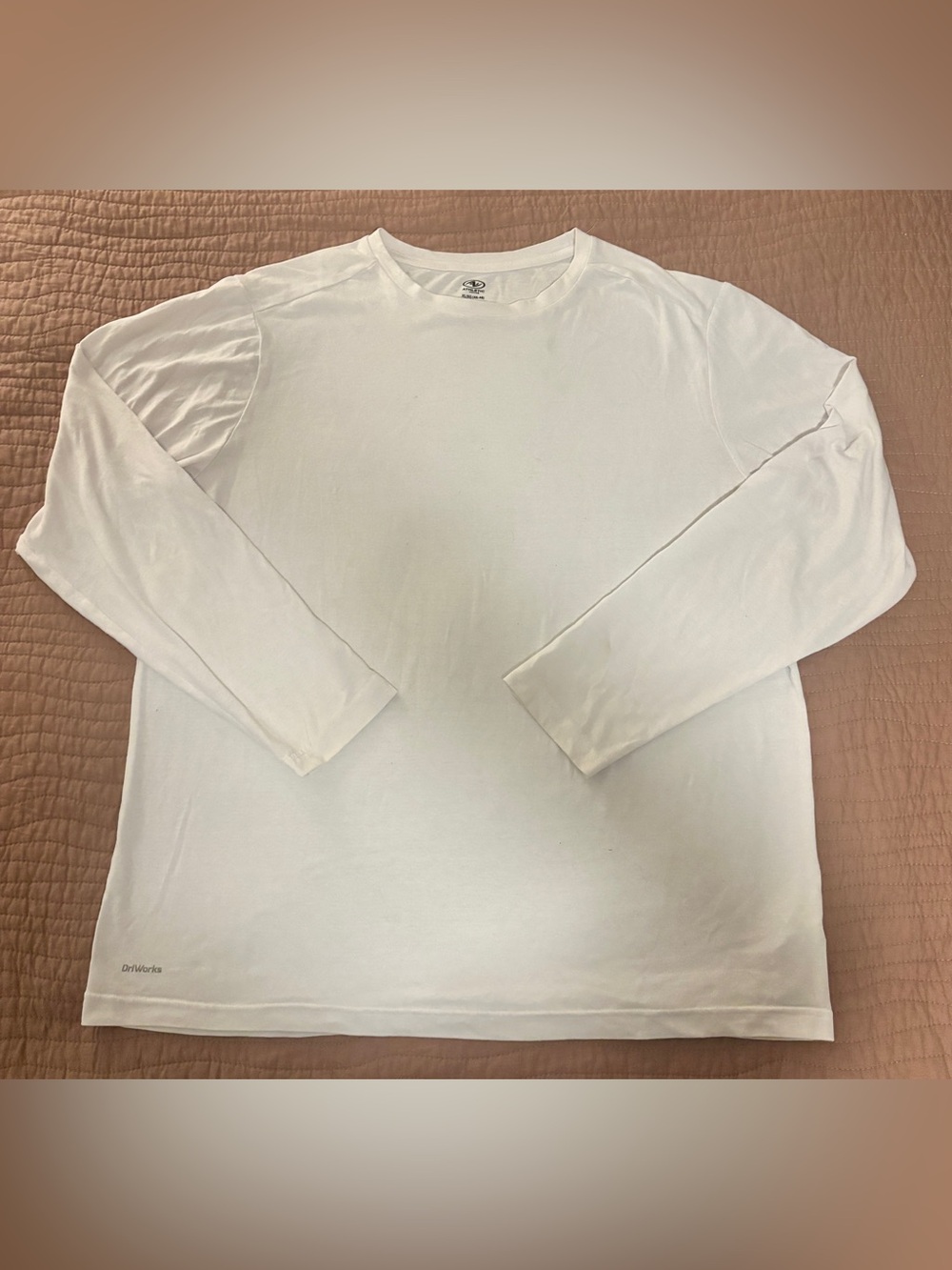 Men’s Athletic Works DriWorks White Long Sleeve Tee Size XL